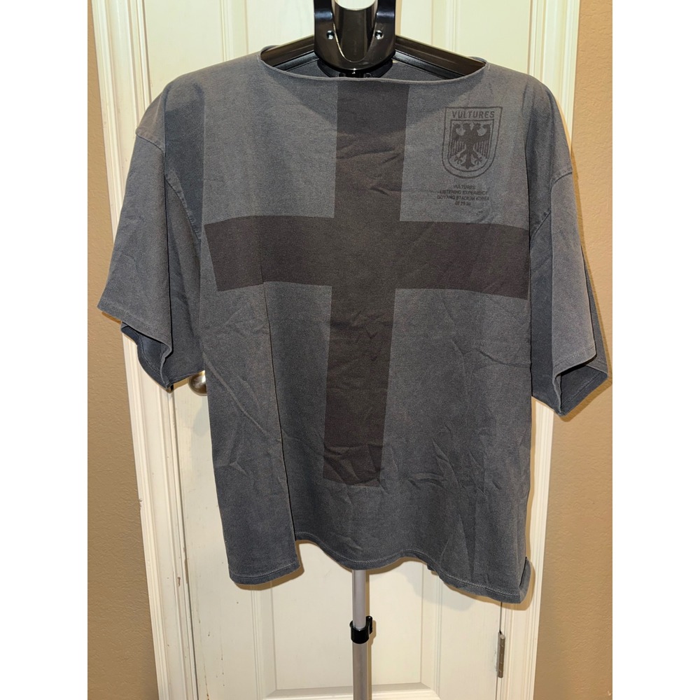 Yeezy Vultures Korea Listening Experience T-Shirt Black Cross Boxy Fit Size 2